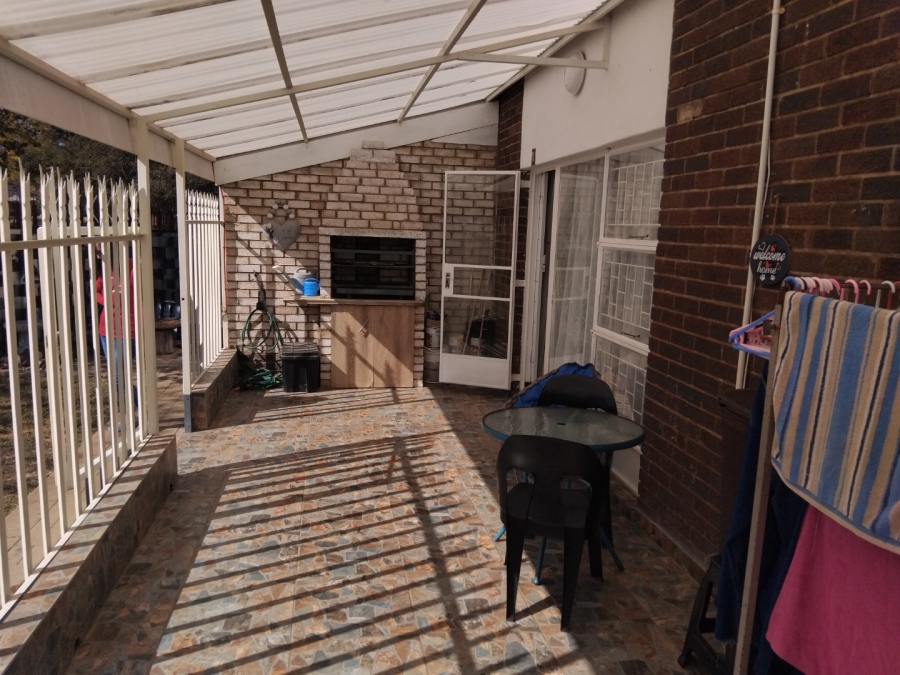 2 Bedroom Property for Sale in La Hoff North West